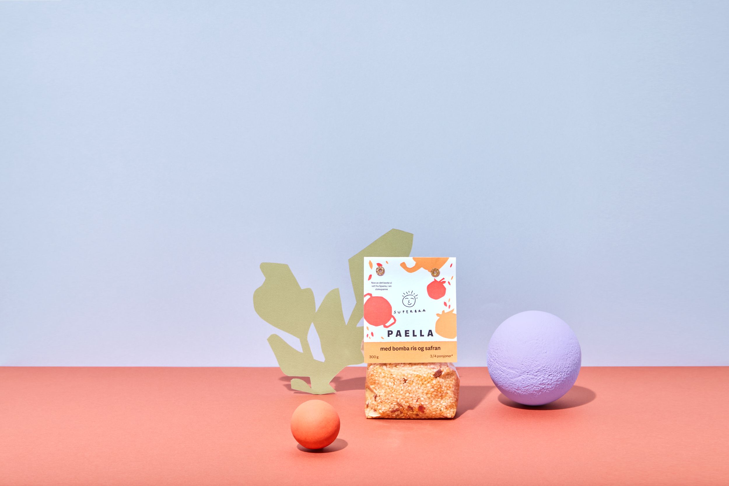 Bilde av paellapakning i studio