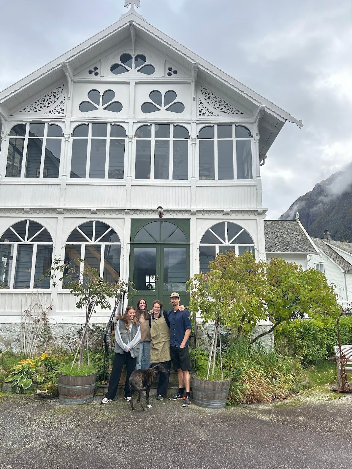 Oss utenfor Hotel Sundal